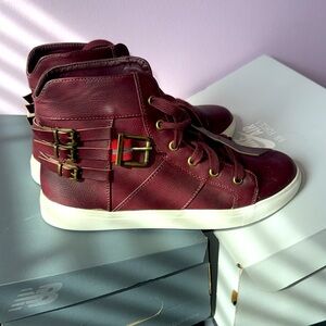 Burgundy High top sneakers